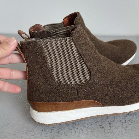 B.ø.c Born Kara Chelsea Ankle Boots Women's 8 M Brown Wool Booties S0772 - Picture 8 of 11